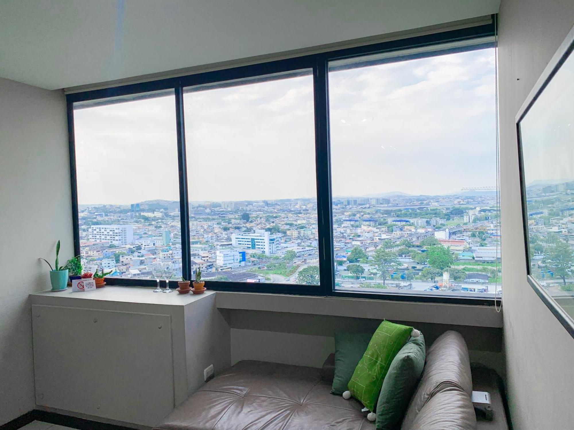 Departamento Vista Al Rio, Puerto Santa Ana, Torres Bellini Iii-iv Guayaquil