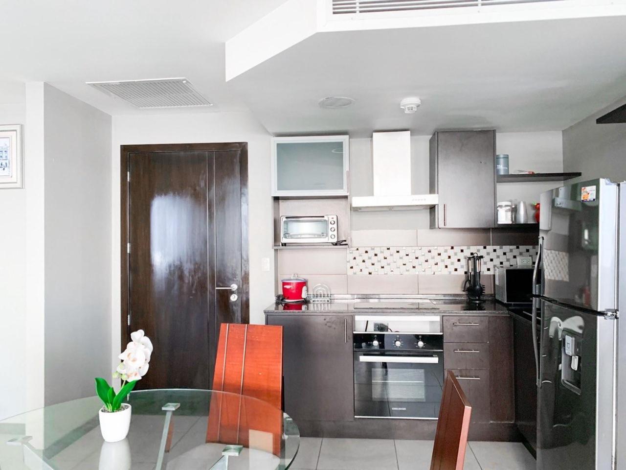 Departamento Vista Al Rio, Puerto Santa Ana, Torres Bellini Iii-iv * Guayaquil